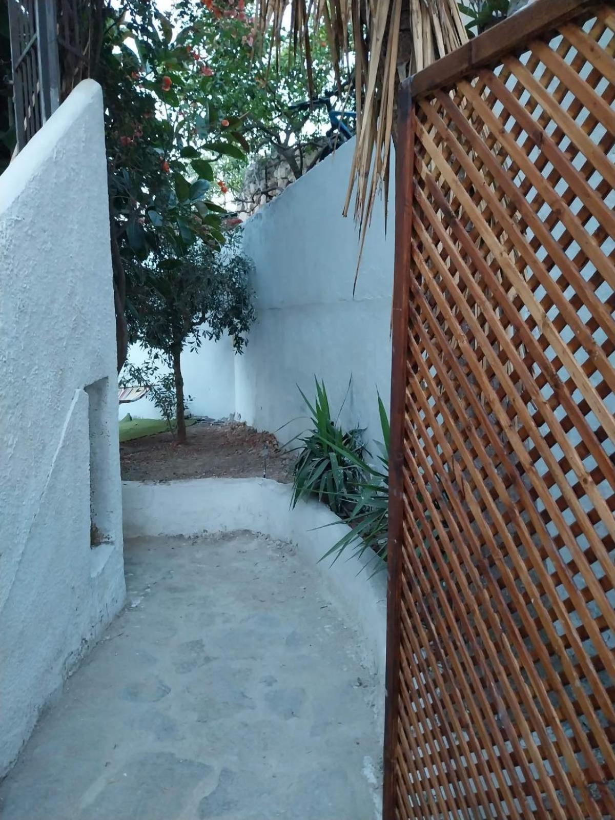 Bibliotheque Vintage Studio & Easy Garden Iraklio Exterior foto